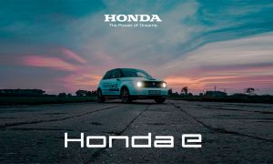 Den-Honda-e-mit-Advance-sportlichen-Design,-und-einer-umfangreichen-Innenausstattung-autocenter-grimmen-bt(1)